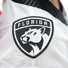 Load image into Gallery viewer, 25-26 White Official Replica Jersey